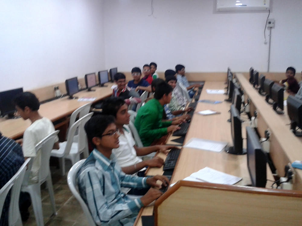 Bhailalbhai and Bhikhabhai Institute of Technology Anand Computer Lab photo 1